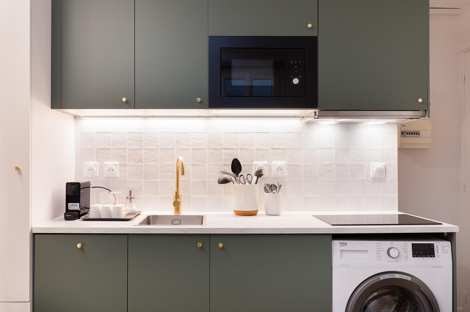 Apartment Stunning Tiny - 5 Min To Eiffel Tower Paris