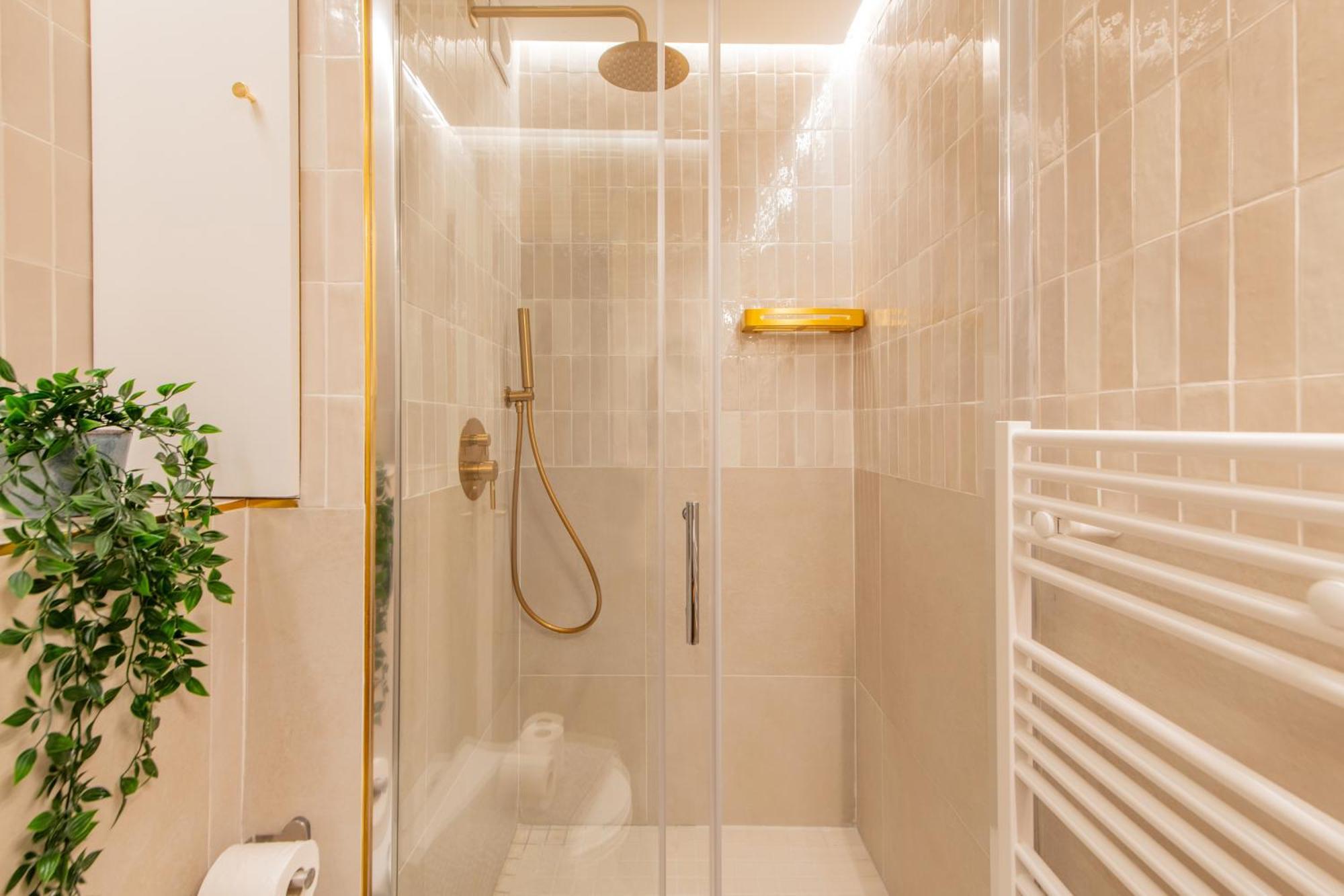 Stunning Tiny - 5 Min To Eiffel Tower Paris