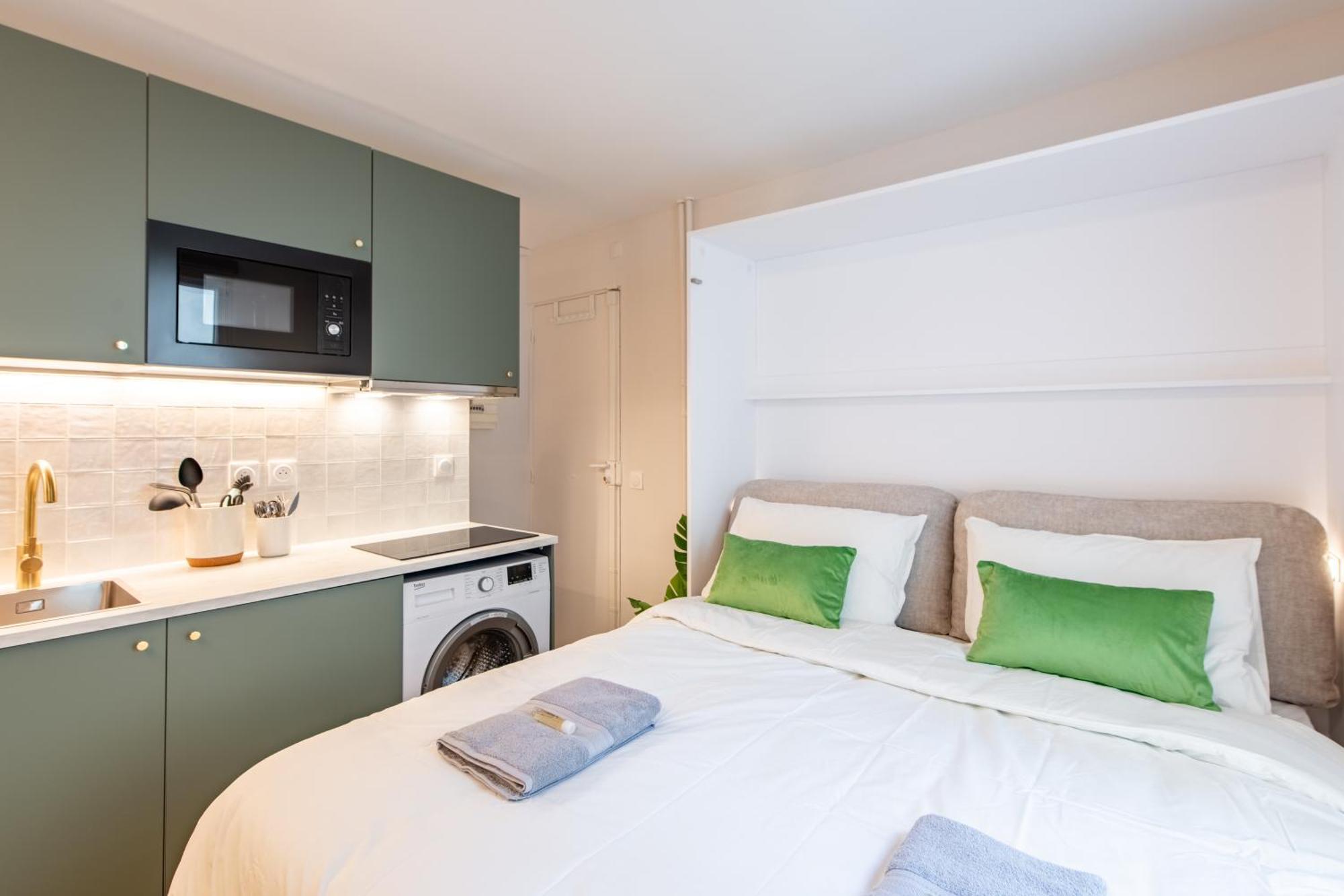 Stunning Tiny - 5 Min To Eiffel Tower * Paris