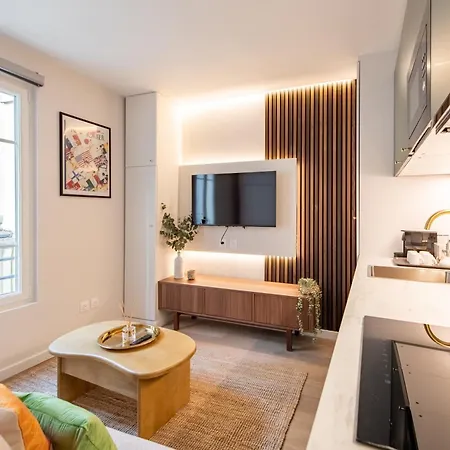 Stunning Tiny - 5 Min To Eiffel Tower Paris
