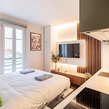 Apartment Stunning Tiny - 5 Min To Eiffel Tower Paris